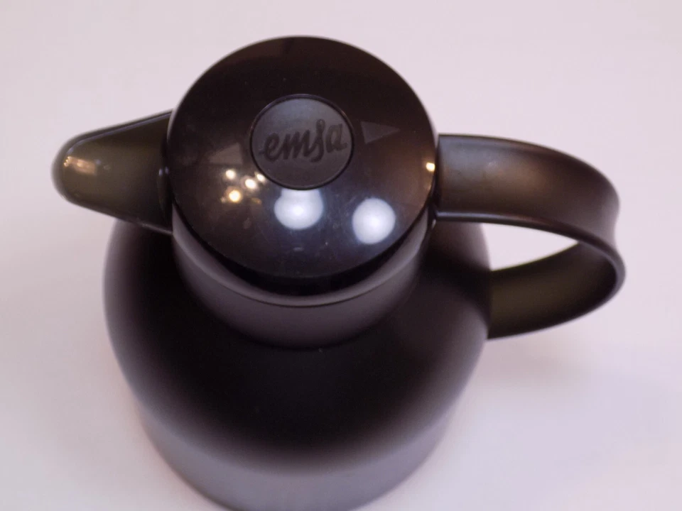 Emsa Samba Black Quick Press Vacuum Insulated 33.8 fl oz Pitcher Made In Germany - Image 2 of 4