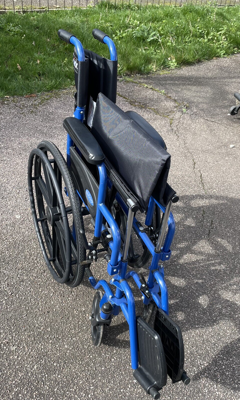 Aidapt lightweight folding self propelled wheelchair eBay