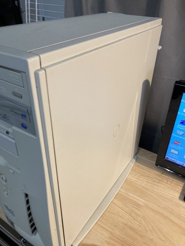 Dell Dimension XPS T500 Windows 98 640 MB RAM 20 GB HDD - Foto 6 di 12