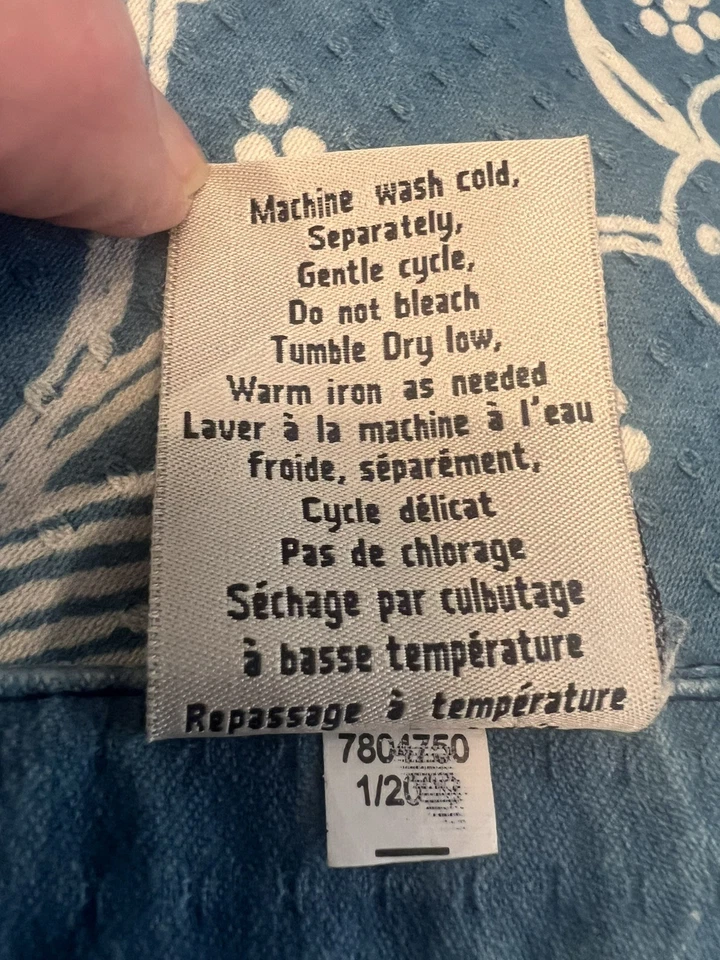 Lot of 6 Vintage Pottery Barn Place Mats 14 x 20” Blue White Batik Boho Denim - Image 4 of 4