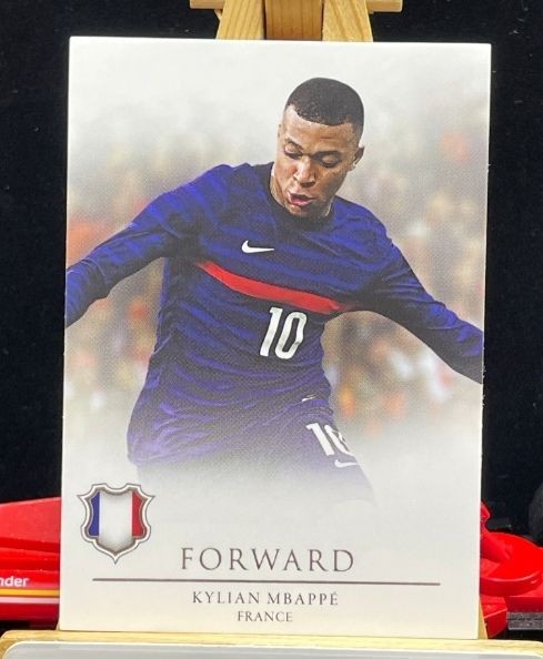 2021-22 Futera Unique World Football - Soccer Card Checklist