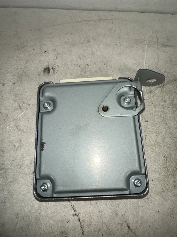 Chasis ECM Driver Assist Sistema Pre-choque Se Adapta a 17-18 RAV4 304906 Foto 3 de 4