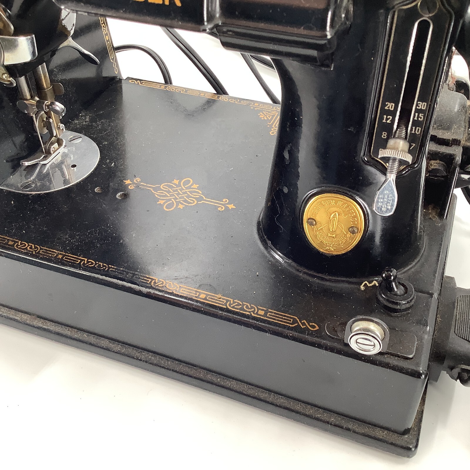 WORKS Vintage Singer 3110 Electric Sewing Machine Featherweight W/Case