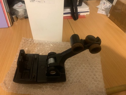 LDV PILOT L/H SLIDING SIDE DOOR CENTRE GUIDE ROLLER ABR1533 GENUINE NOS PART - Picture 2 of 4