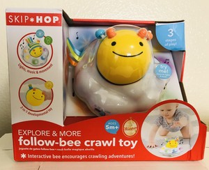 follow bee crawl toy skip hop