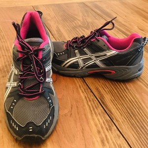 asics gel venture 3