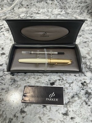 Parker Sonnet Fountain Pen Ivory Gold Tone 18K Nib Gift Box & Converter
