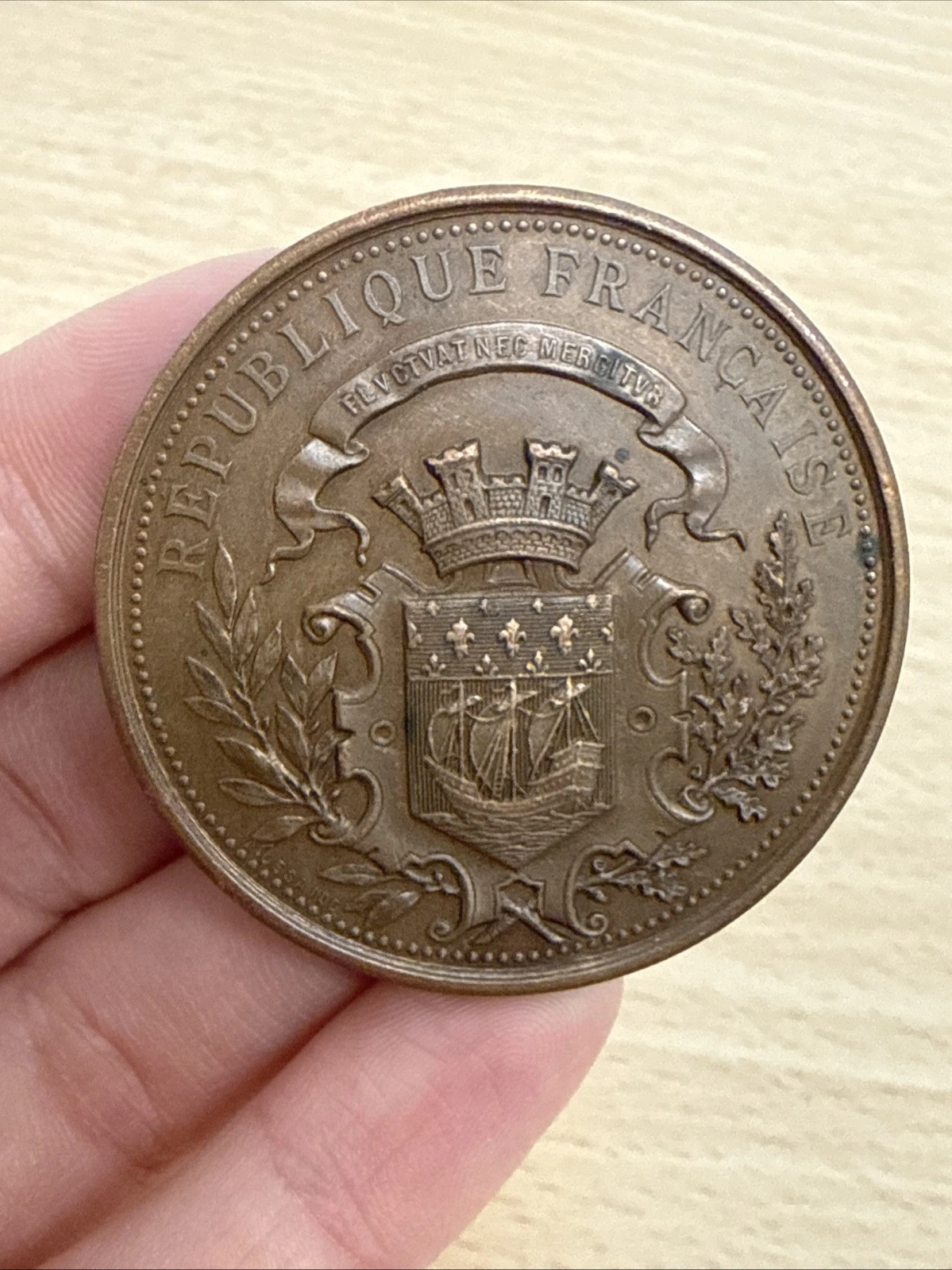 Médaille Assistance Publique Quête Pour Les Pauvres En Cuivre