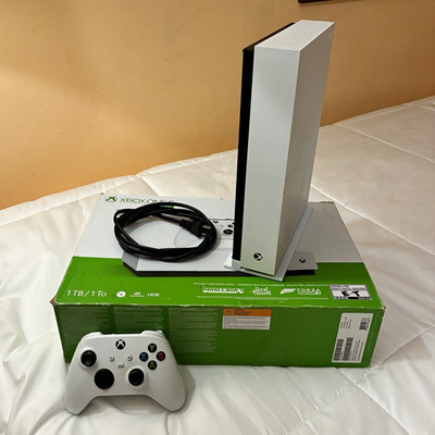 Microsoft Xbox One S All-Digital Edition 1TB White Console 4K UHD HDR 1681