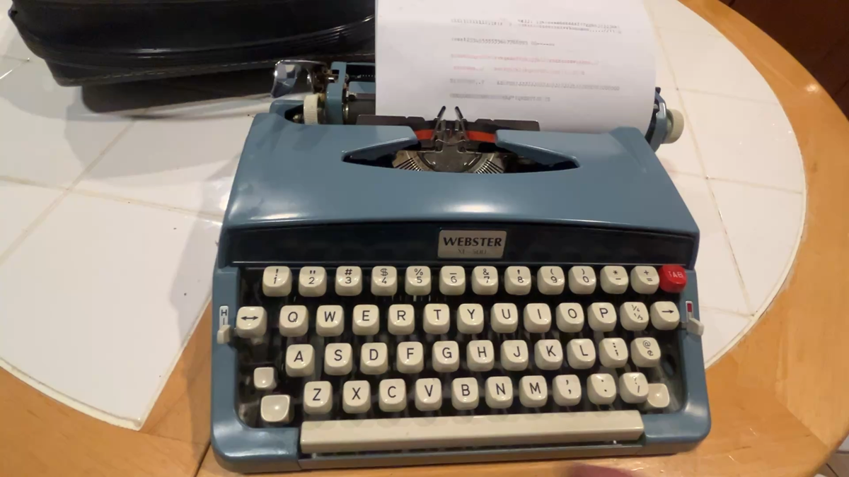 Vintage Brother Webster XL-500 Typewriter 60s Blue Ultra-Portable