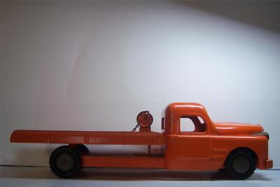 Structo Rollback Tow Truck 1950's /With Working Hood & Winch Press