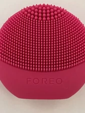 Foreo Luna Play Plus Facial Cleansing Device in Fuchsia Pink - Never Usedin Case