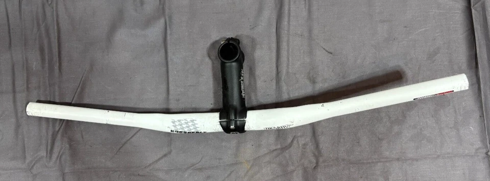 Barra elevadora de descenso Truvativ Hussefelt 665 mm de aluminio blanco 3T 110 Forgie XL potencia Foto 2 de 4