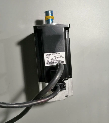 Omron R7M-A40030-S1 Servo Motor New One R7MA40030S1 Expedited Shipping - Picture 1 of 4