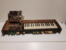 ROLAND SH 1000 SYNTHESIZER