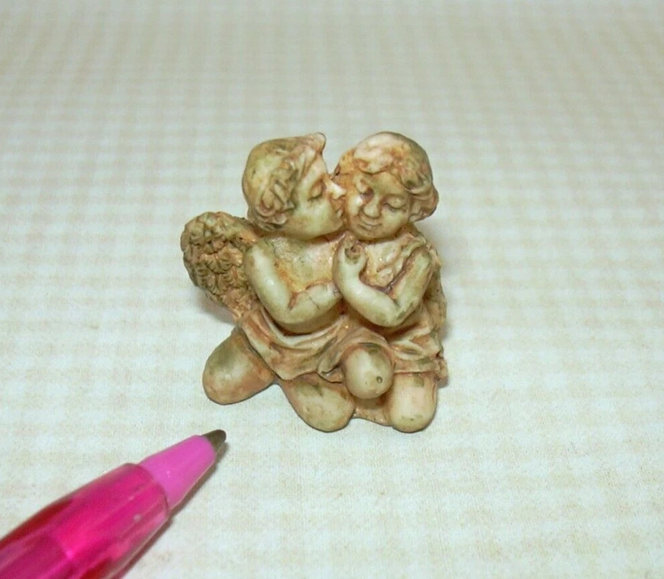 Miniature Kissing Cherubs Statuary (AGED) 1 1/16" Tall: DOLLHOUSE 1:12 - Image 1 of 1