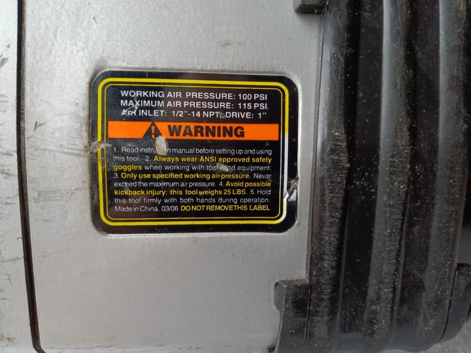 CENTRAL PNEUMATIC 1 英寸驱动双锤空气冲击扭矩 — 第 4/4 张图片