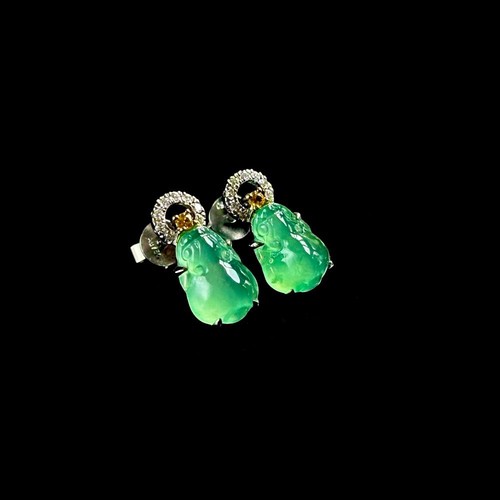【KATHY JADE】Icy Emerald Green Jadeite Jade Earrings Pixiu《Grade A》 - Picture 1 of 6