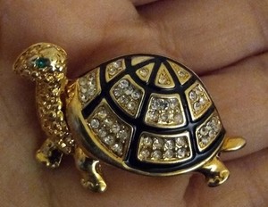 Authentic Sparkling Swarovski Turtle Tortoise Pin Brooch Gold Plated w/Crystals