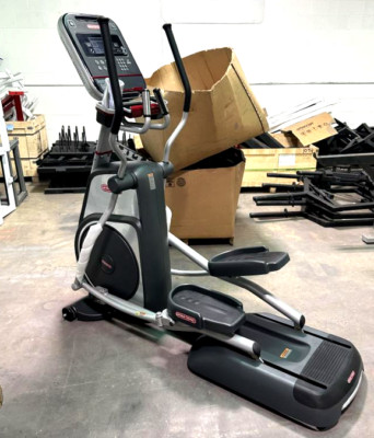 Star Trac | 8 Series Cross Trainer Elliptical w/ LCD Console