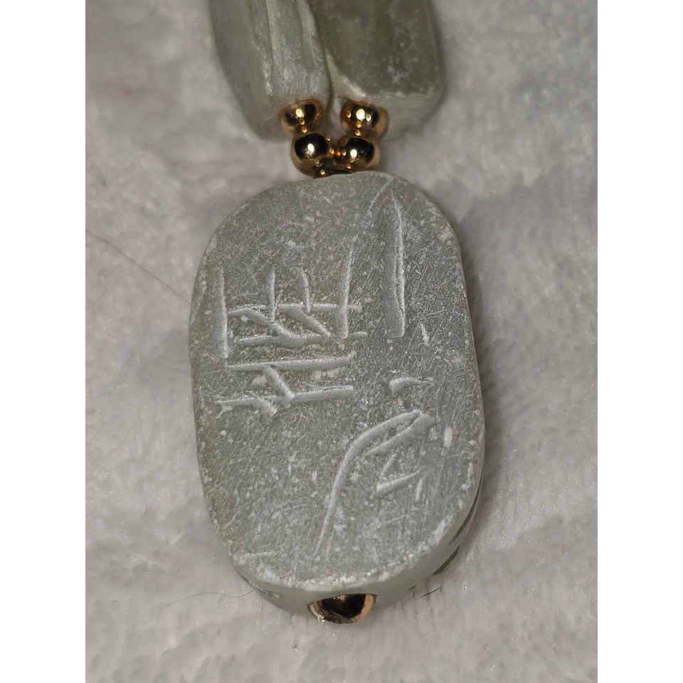 Collar de piedra egipcia tallada estilo antiguo colgante cuentas con acento dorado boho chic Foto 2 de 4