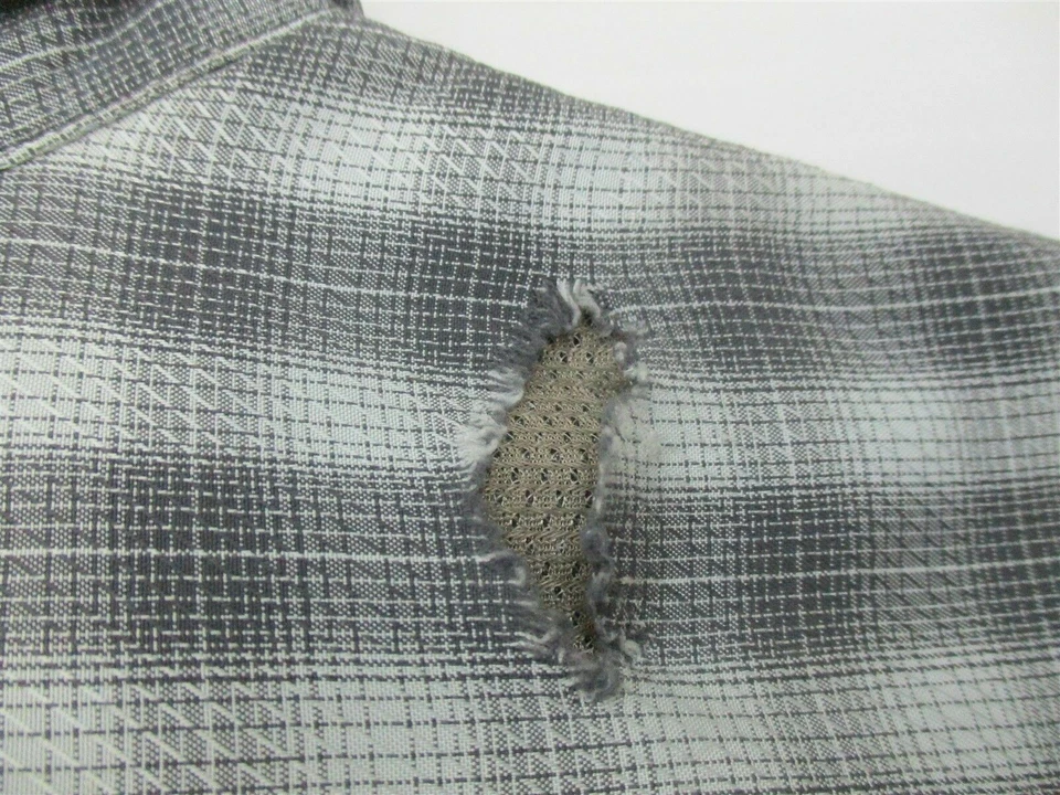 Camisa gris nailon con estampado geométrico clásico talla S de Columbia Titanium para hombre  Foto 4 de 4