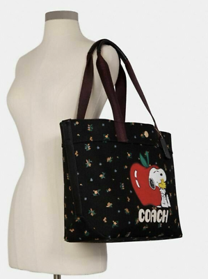 COACH×PEANUTS スヌーピー アップル トートバッグ 6172 A4可 Coach X Peanuts Tote With Snoopy Canvas Black Floral 6172 LIMITED
