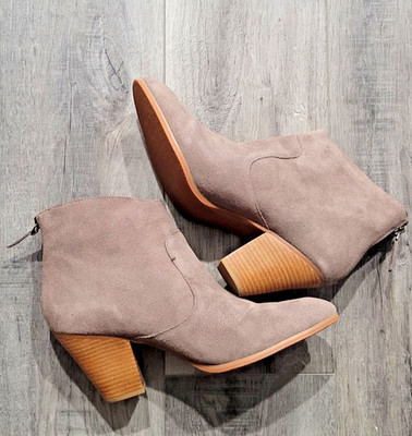 Women's Tesori grey suede booties sz 11.5