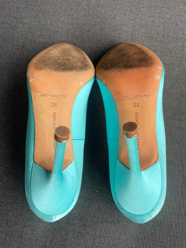 Manolo Blahnik Light Blue Satin Hangisi Crystal Pumps Hand Made Italian Size 36 - Picture 7 of 24