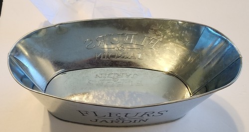 NEW Greenbrier Galvanized Metal "Fleurs & Jardin" Oval-Shaped Planters - Picture 4 of 9