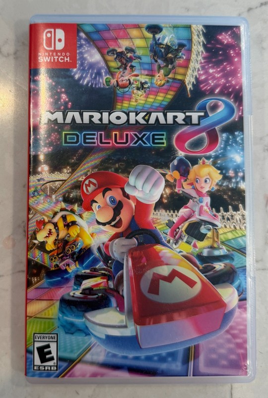 Mario Kart 8 Deluxe - Nintendo Switch Game With Case