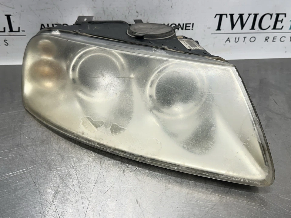 04-07 VOLKSWAGEN TOUAREG RIGHT PASSENGER SIDE HEADLIGHT XENON HID HEAD LIGHT OEM - Image 2 of 4