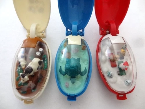 3 collectable  Takara Pocket Critter Mooo Turtle World Winter W. Land  Keychains