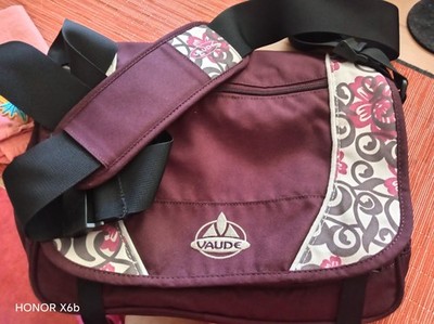 Vaude Hand-, Umhängetasche, sehr gut erhalten, dunkelrot, viele Taschen