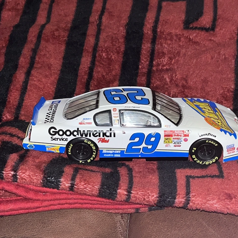 #29 Harvick GM Goodwrench Service 2002 Monte Carlo Diecast 1:24 Action Elite Foto 2 de 4