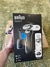 Image of Braun Series 7 Electric Shaver - With SmartCare Center 70-N7200cc - Brand New