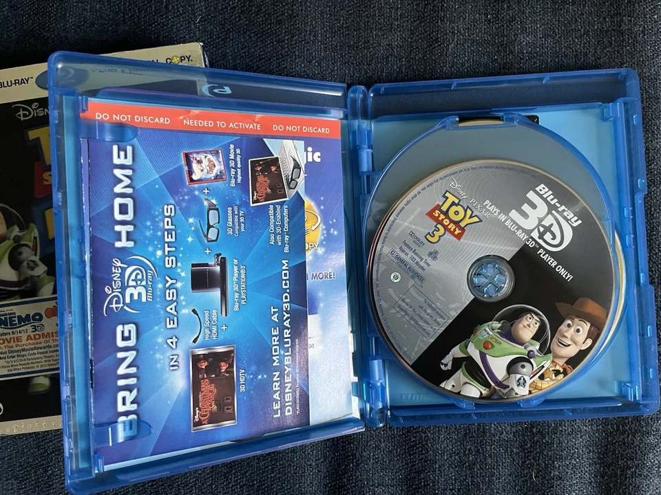 Toy Story 3 3D Blu-ray (5 Discs, 2010) • Lenticular Slipcover • Disney Pixar - Image 3 of 4