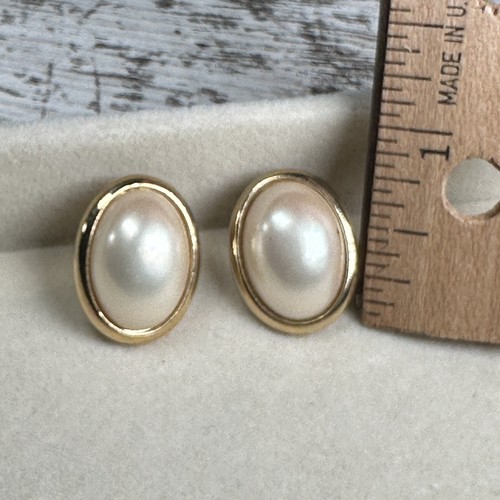 Vintage Trifari Gold-tone w/ large Faux pearl Earrings, Posts for Pierced Ears - Picture 7 of 7