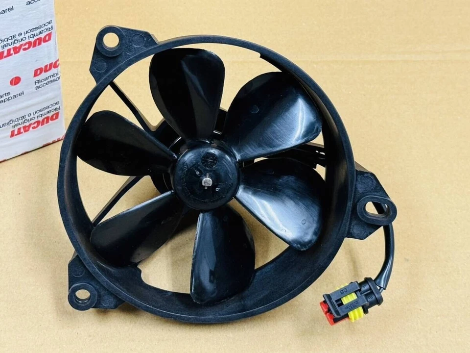Ducati 749 999 Genuine Radiator Electric Fan 55040131A Discontinued New Unused - Imagem 2 de 4