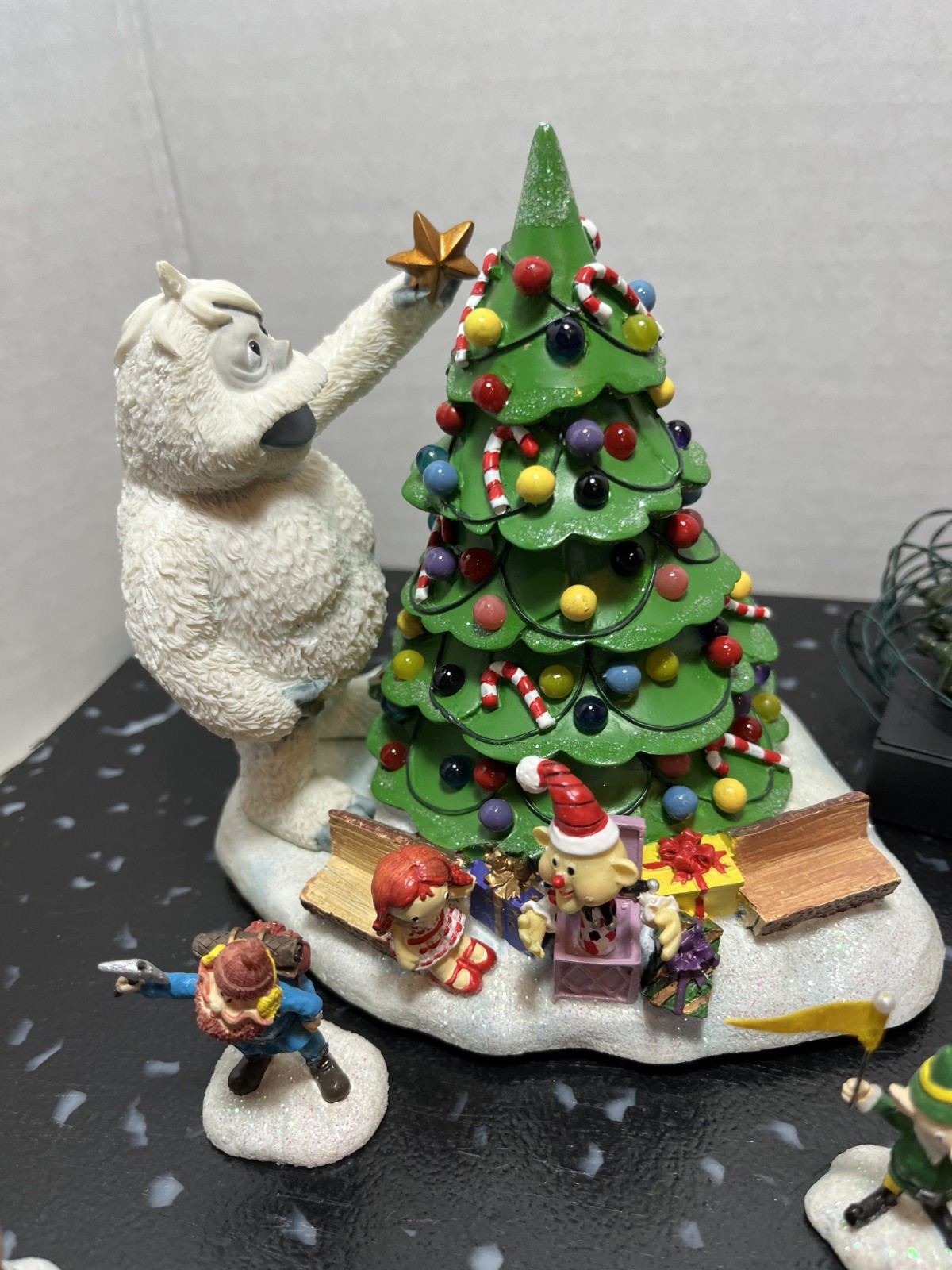 Hawthorne Village Rudolph’s Misfits Town Village Bumble & Christmas Town Tree