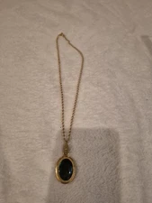 Unmarked Gold Tone Necklace With Green And Gold Charm