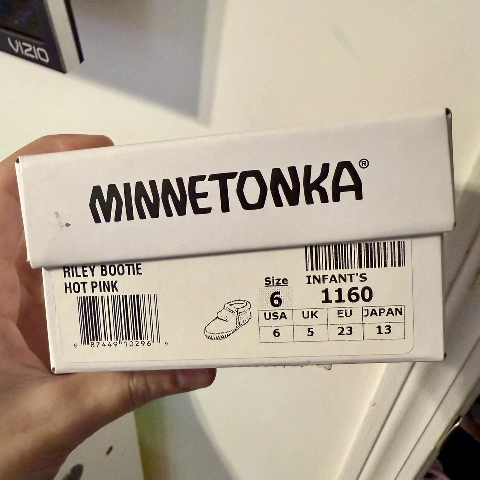 Minnetonka Toddler Girl Pink Suede Moccasins Size 6 - Image 2 of 3