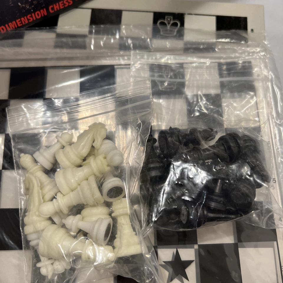 New in Original Box Space Chess 4D Game Pacific Game from 1981 No 1420 - Image 2 of 4