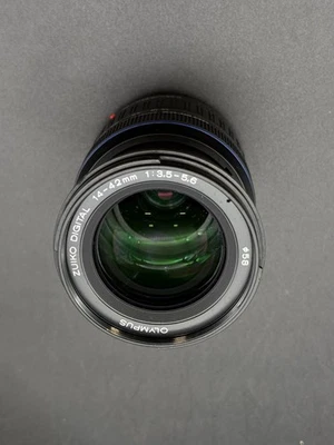Objectif Olympus Zuiko Digital 14-42 mm 1:3,5-5,6 ED 58 mm - Photo 1/4