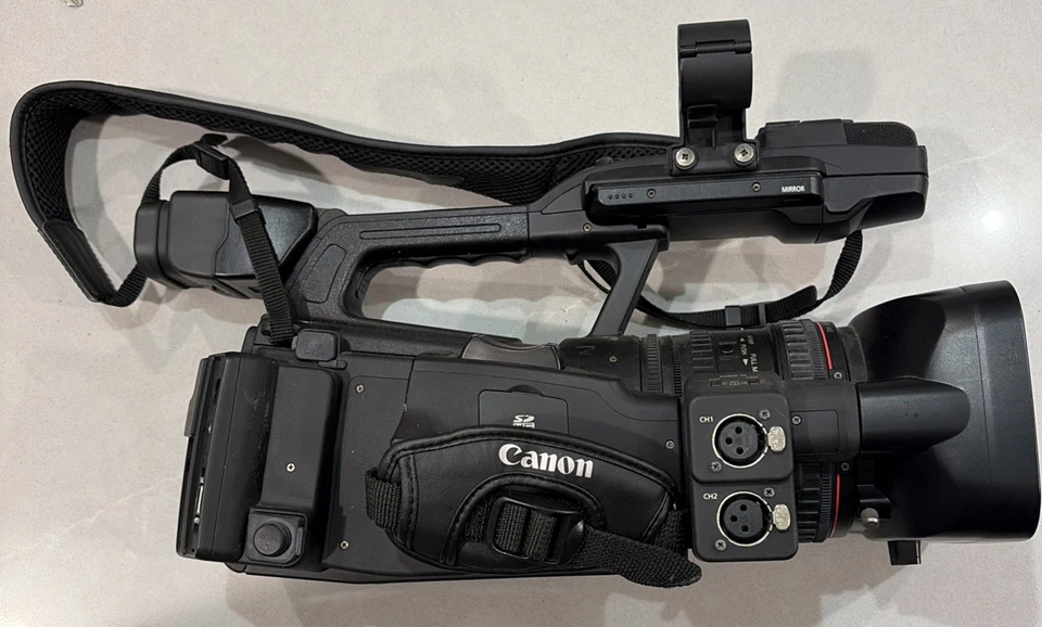 Canon XF300 A NTSC Professional HD In-Camera Recorder (CAMERA ONLY) - Image 3 of 4