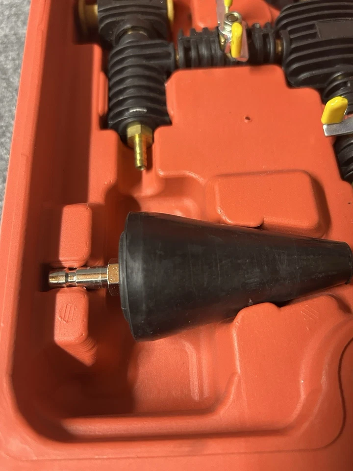 КОМПЛЕКТ ДЛЯ ЗАПРАВКИ ВАКУУМНОЙ ОХЛАЖДАЮЩЕЙ ЖИДКОСТИ РАДИАТОРА — инструменты для автосервиса — пневматический инструмент - Изображение 3 из 4