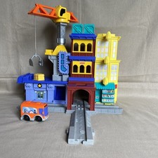 Fisher-Price GeoTrax Rail Road System Big City Lights Center K0400 Set Bus