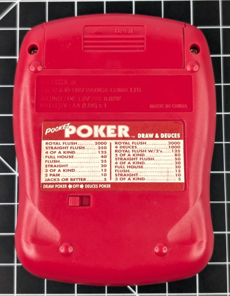 Radica Pocket Poker Draw and Deuces 1997 juego electrónico portátil probado funciona Foto 3 de 4