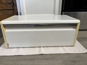 Brabantia 1970’s Retro Metal Bread Box White