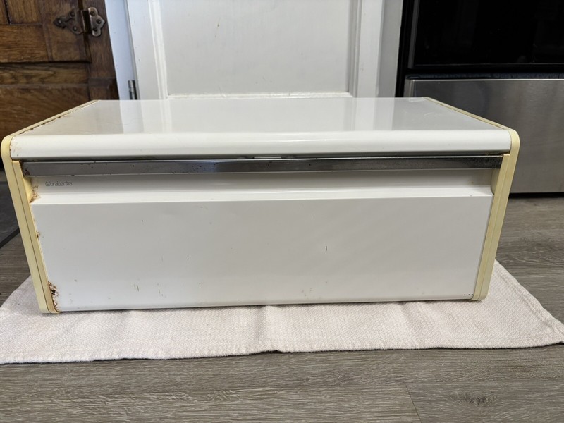 Brabantia 1970’s Retro Metal Bread Box White